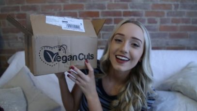 Unboxing Vegan Cuts Box ASMR + Mic Updates! | GwenGwiz