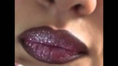ASMR | Glittery lips and mic nibbling