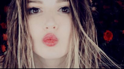 Crazy ASMR – ?Kissing sounds? mouth sounds – applying lip gloss – unintelligible whisper