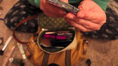 3D *What’s in my Purse/ Makeup Bag?*~ Except Relaxing!~