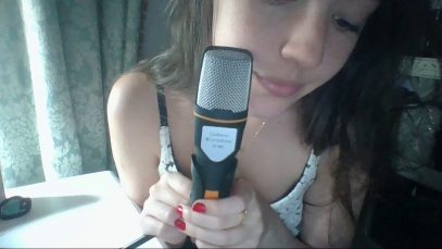 ASMR A-Z whispering trigger words in portuguese/ sussurando palavras em português