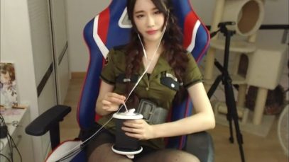 ASMR Ear Cleaning and Eating Mouth Sounds ♥ ♥ ♥