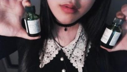 ASMR Korean 속삭이며 아로마오일과 바닐라오일병 흔들기 Shaking oil bottle & Whispering