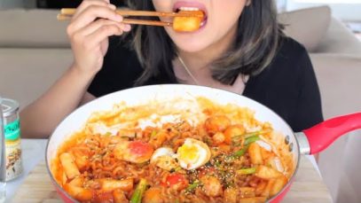 ASMR: Korean Spicy Rice Cakes 떡볶이 Tteokbokki COOKING and EATING SOUNDS