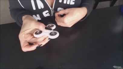 ASMR LOVER  | PLAYS WITH A TOY | FIDGET SPINNER | Yumi Jimmi