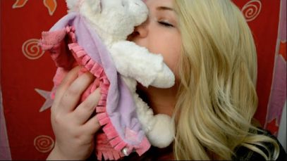 ASMR Tapping, Crinkles and Soft Spoken – Opening Mail