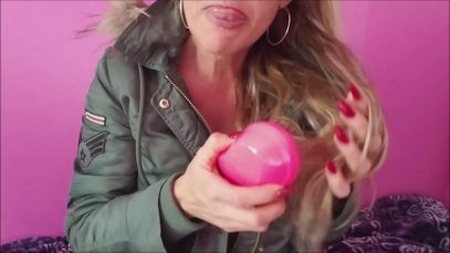 DO I DO PORN? ASMR | HAIR BRUSHING | SUCK SUCK SUCKING | TANGLE TEASE | MESSY HAIR
