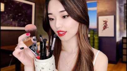 [ASMR] Big Sister Does Your Makeup