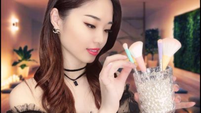 [ASMR] Big Sister Does Your Makeup
