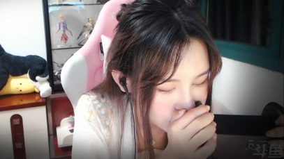 ASMR Breathing Close To You ?