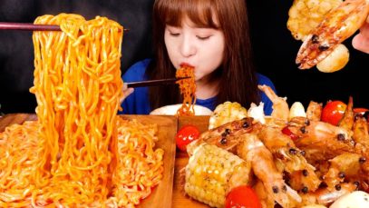 ASMR (COOKING & EATING) SPICY FIRE NOODLES , FRIED SHRIMP, GRILLED CORN BUTTER. MUKBANG