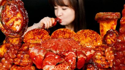 ASMR (COOKING & EATING) SPICY SEAFOOD (BABY KING CRAB, ABALONE, OCTOPUS, SHRIMP, MUSHROOM) MUKBANG