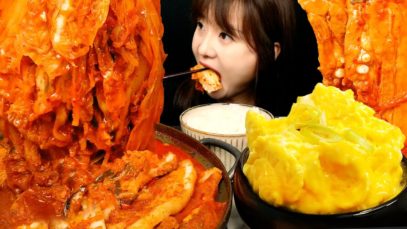 ASMR (COOKING & EATING)BOMB EGGS STEAMED, SPICY PORK KIMCHI BROTH *KIMCHI JJIGAE. MUKBANG
