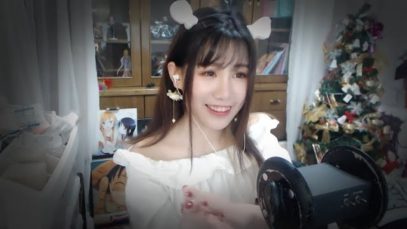 ASMR ❤️ Ear Massage ?