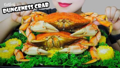 ASMR EATING DUNGENESS CRAB CRACKLING EATING SOUNDS | LINH-ASMR
