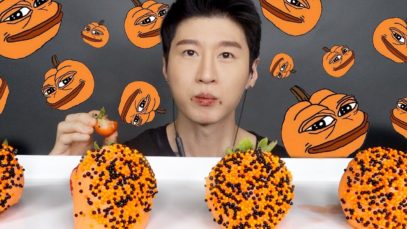 *ASMR FAIL* HALLOWEEN STRAWBERRIES *MESSY FUNNY* | Zach Choi ASMR