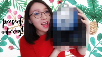 ASMR | ? Opening a Present from BookWormWhisper! ? [unboxing, crinkles, tapping]