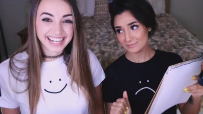 ASMR | PROFESSIONAL ARTIST Reviews My Sketchbook | FT. OHNIPS ♡