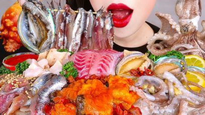 ASMR RAW SEAFOOD MUKBANG *OCTOPUS, ABALONE 해산물 손질 회먹방 *낙지회, 멍게, 멸치회, 전복 해물 모듬회 EATING SOUNDS