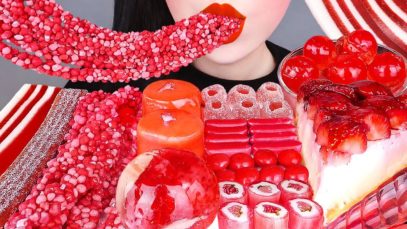 ASMR RED DESSERTS 빨간색 디저트 먹방 *물방울떡, 삼겹살 젤리, 딸기 케이크, 로프젤리 RAINDROP JELLY, ROPE JELLY, GUMMY MUKBANG