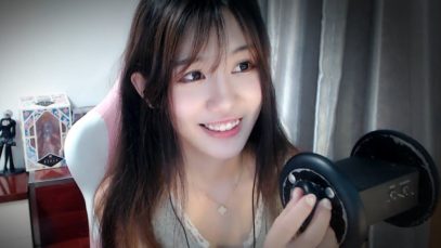 ASMR Relaxing with Soft Triggers ?