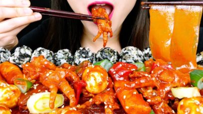 ASMR SPICY CHICKEN FEET with Glass Noodles and Quail eggs and Rice Cake   (EATING SOUNDS) MUKBANG