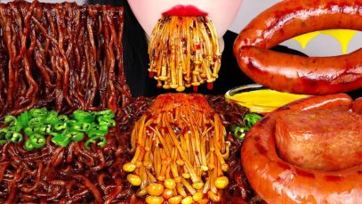 ASMR SPICY HOT PEPPER JAJANGMYEON, SAUSAGES 불타는 고추짜장, 킬바사 소시지, 스팸, 팽이버섯 먹방 ENOKI MUSHROOM MUKBANG