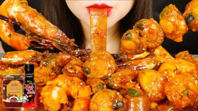 ASMR SPICY SEAFOOD made with Indonesian sambal sauce and Korean spicy fire sauce MUKBANG