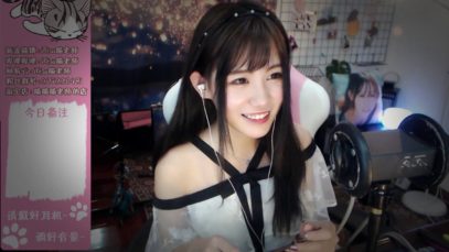 ASMR Trying Mouth Sounds ?