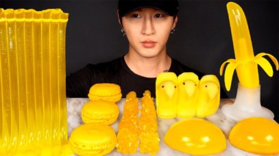 ASMR YELLOW FOOD BANANA JELLY, MACARONS, JELLY NOODLES, ROCK CANDY, PEEPS MARSHMALLOWS MUKBANG 먹바