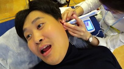보면서 하는 귀청소 – ASMR