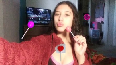 ASMR~Eating A Lollipop~ licking sounds, wet sounds❤