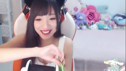 Chinese ASMR,ear clean,mouth sound[萌萌哒小满月asmr]