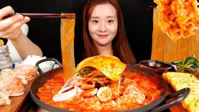COOKING MUKBANG :) Spicy Sausage Stew, Glass Noodles, Dumplings | Army base stew(Budae-Jjigae) 부대찌개