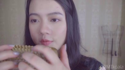 【MT的ASMR】Quiet Hair Brushing and Whispers/安静的陪伴（梳头、耳语）