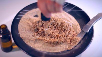 [ASMR] Big CRINKLY Unwrapping & Playing with SAND (wet/dry) – NO TALKING