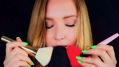 ASMR Ear Brushing (ASMR Whisper)
