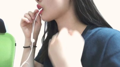 ASMR 이어폰 마이크로 하는 입으로 내는 소리/earphone asmr mouth sounds,kissing sounds(?)