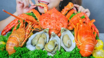 ASMR EATING ROYAL SEAFOOD WITH KING GRAB , OYSTERS , LOBSTER , EATING SOUNDS | LINH ASMR