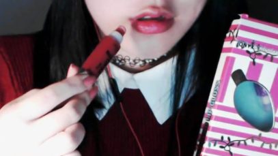 ASMR Korean Wet Mouth Sound with U.S lip gloss 립글로스 바르며 입소리