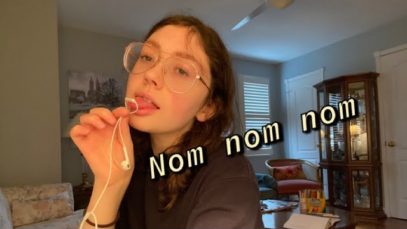 ASMR nommin on the mic w mic nibbling, mouth sounds, tongue flutters, hand movements