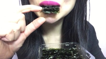 ASMR ROASTED SEAWEED SNACKS SATISFYING CRUNCH (EATING SOUND) NO TALKING | SAS-ASMR