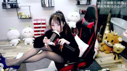 [ASMR] Ture Ear Licking 小女巫露娜的直播舔耳剪輯（Streaming Highlight）#1