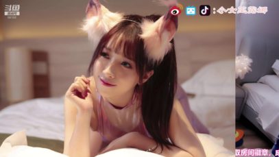 ASMR小女巫露娜舔耳