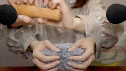 [ASMR] ふわふわマイクを触りながら、木製品をタッピング?? Fluffy Mic Touching & Wood Tapping [No Talking]