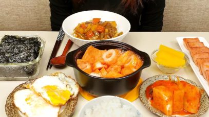 COOKING MUKBANG :) Real Korean home meal (Curry rice, fish cake stew, spam, radish kimchi, laver)