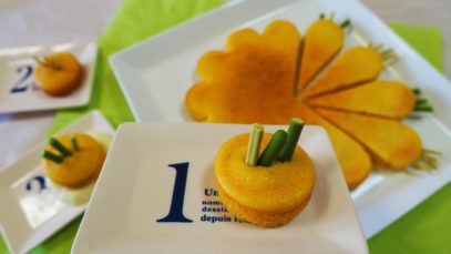 Easy Carrot Cake with “Stems”! すりおろし不要 ミキサーで簡単 にんじん入り 人参みたいな にんじんケーキ 最近 流行りのイースターのスイーツ ってやつですよ。
