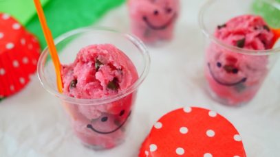 Edible Watermelon Cookie Dough なんちゃってスイカアイスクリーム アメリカではクッキー生地を焼かずに食べることがあるとか