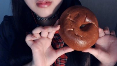 Korean ASMR 한국어 베이글과 러스크 이팅 Bagel and Rusk Eating Sound