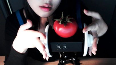 Korean ASMR 귀를 만지며 속삭임+미니 얀데레 귀청소롤플 ear touching, massage, tapping and talking with humidifier sound